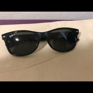 NWT RAY-BAN WAYFARER BLACK POLARIZED